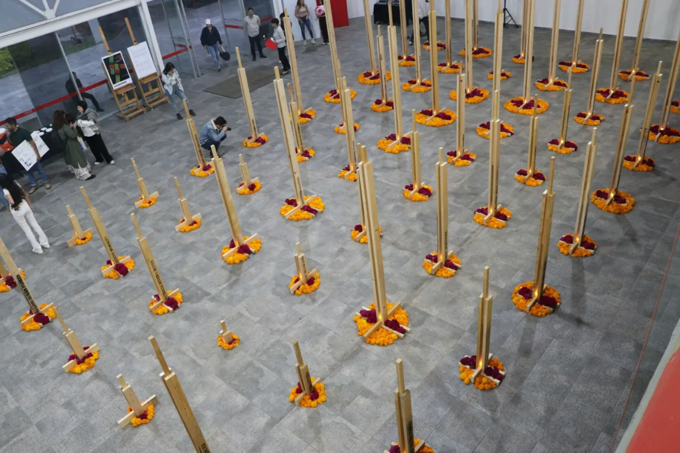 IBERO Puebla rinde homenaje a defensores de la tierra y el territorio en Ofrenda Monumental