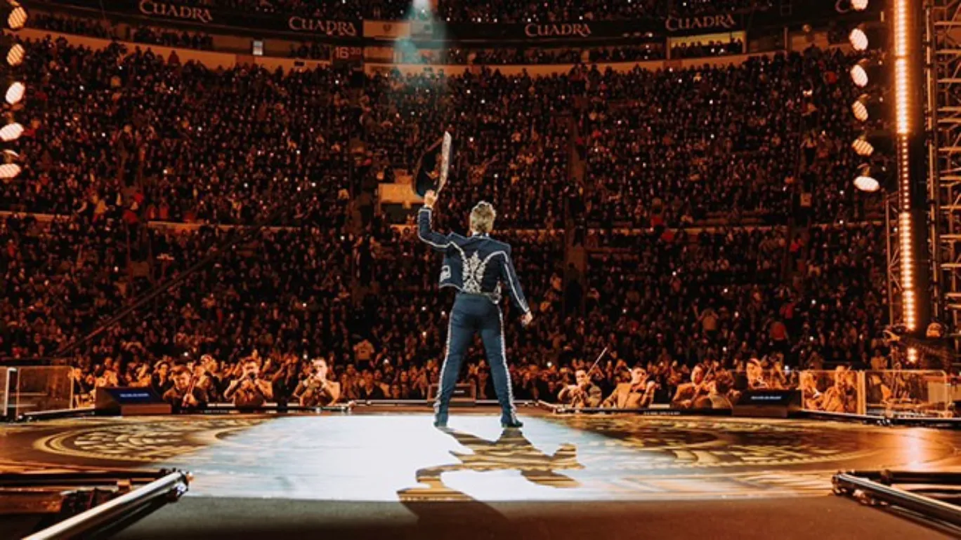 Alejandro Fernández inició en la Plaza de Toros La México su gira internacional “De Rey a Rey”.