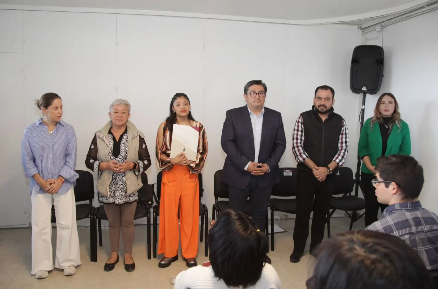 Se gradúan 44 alumnos del CMERI en diferentes áreas de atención