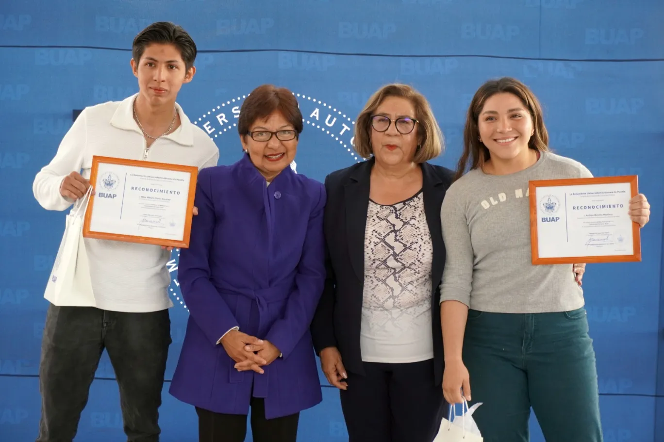 Inauguran el techo de la cancha de usos múltiples de la Facultad de Contaduría de la BUAP