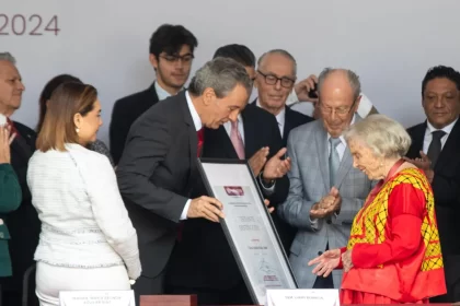 Gobierno de la Ciudad se une al 2° Festival Revolucionario y a la entrega de la medalla "Carmen Serdán" a Elena Poniatowska
