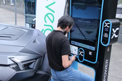 Consolidan movilidad sostenible con 21 nuevos cargadores para vehículos eléctricos