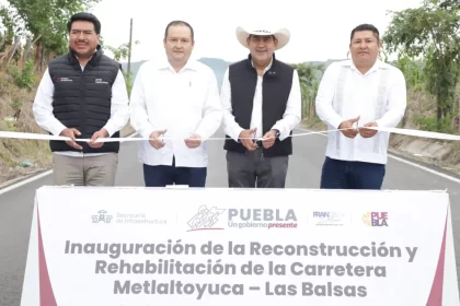 El Gobierno del estado inauguró caminos en Francisco Z. Mena, Pantepec y Xicotepec