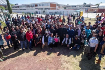 Acude Pepe Chedraui a jornada de mantenimiento integral en la Plaza Principal de Agua Santa