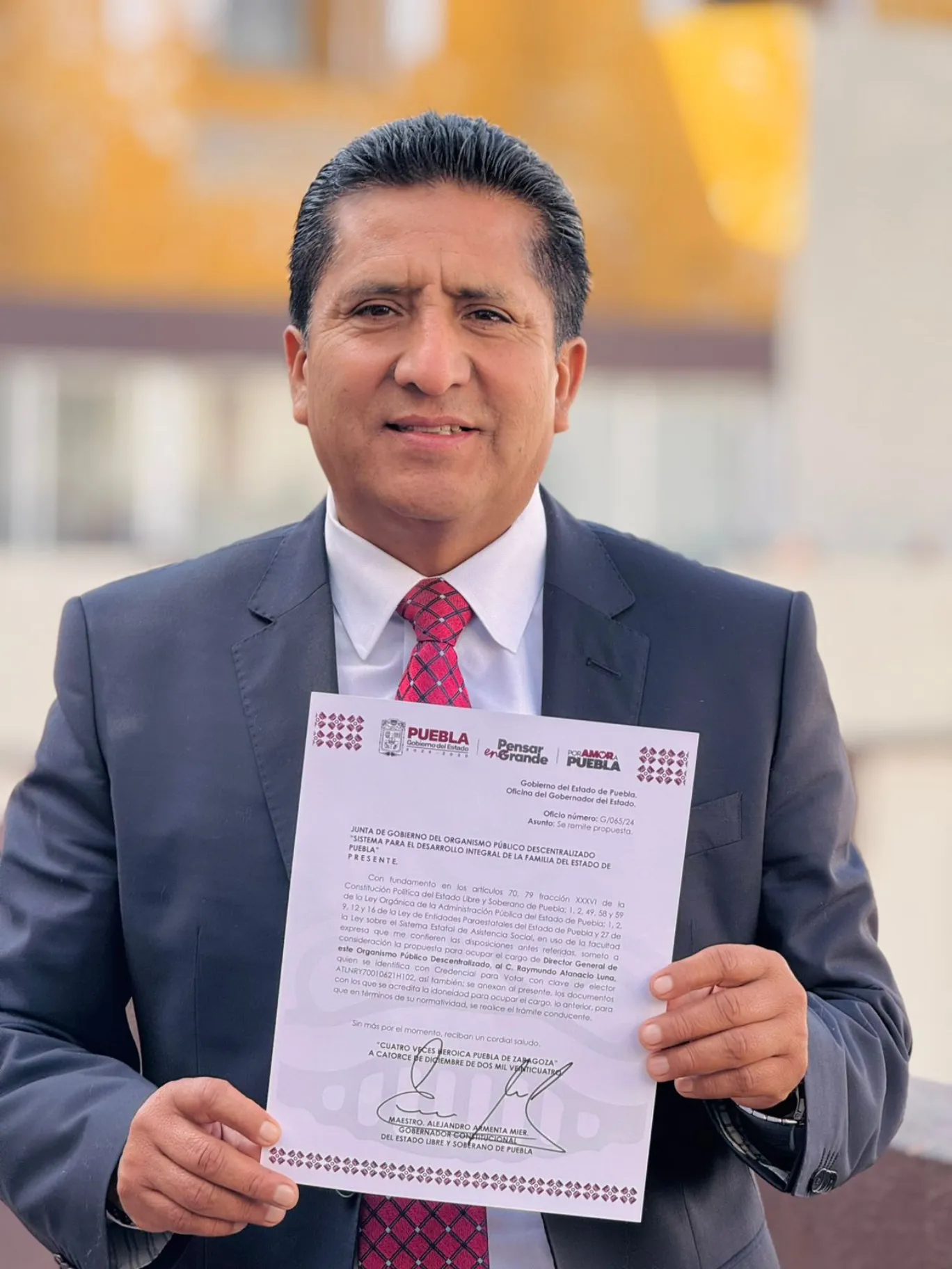 Rinde protesta Raymundo Atanacio como director general del SEDIF