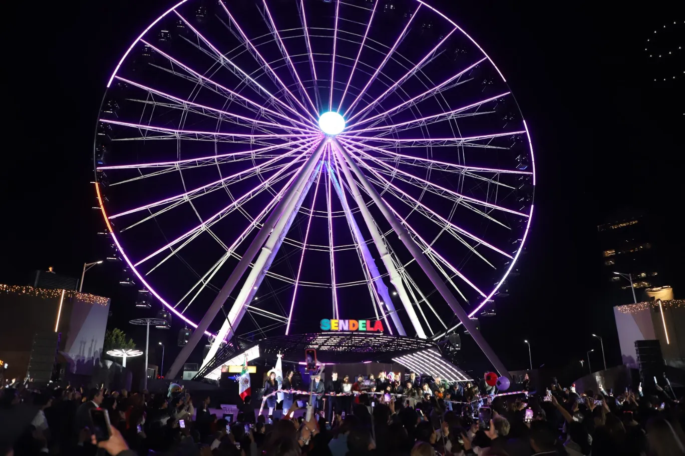 Apertura del Parque Sendela ilumina la Navidad en Puebla