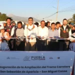 Sergio Salomón inaugura tramo carretero en San Miguel Canoa