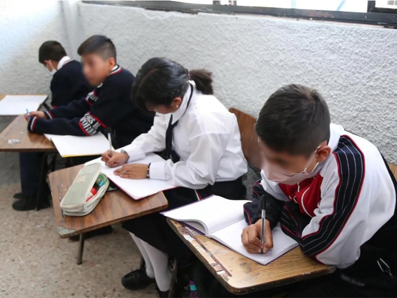 Más de un millón 600 mil alumnos inician periodo vacacional