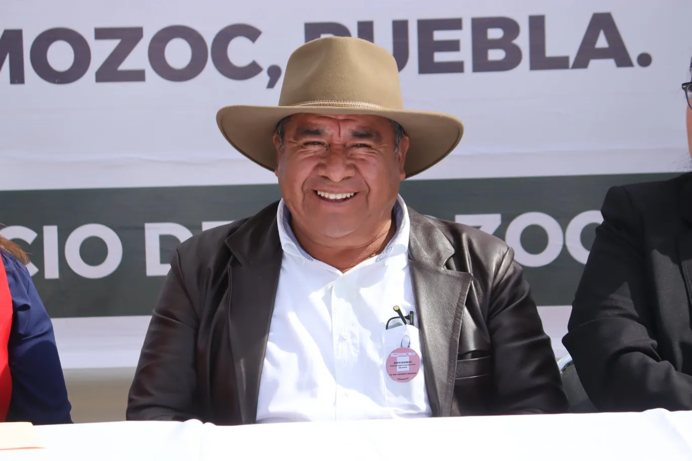 Construye Severiano de la Rosa Domos en Escuelas de Amozoc