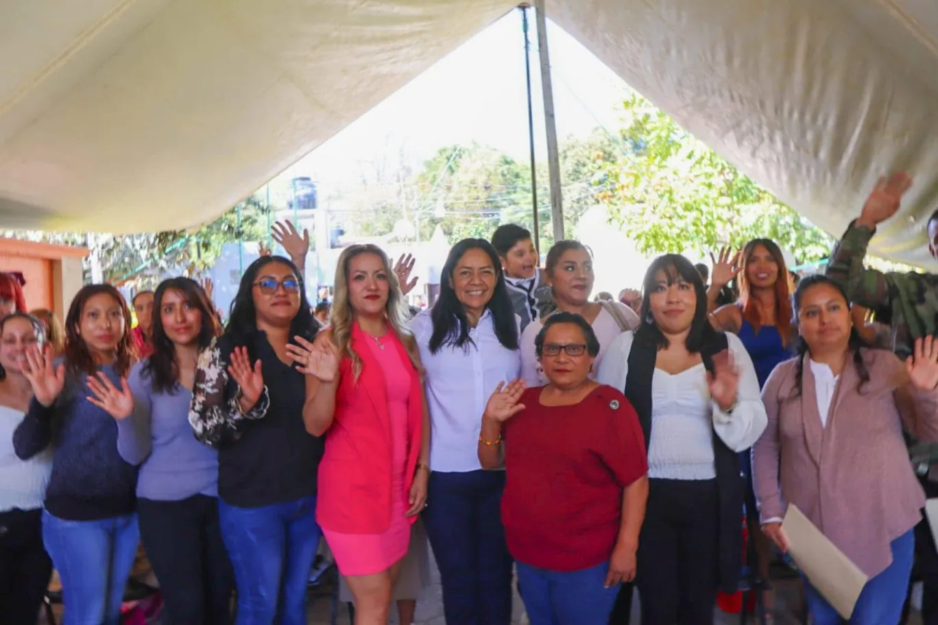 Estrenan mobiliario los CAIC de Atlixco; Ariadna Ayala realiza la entrega
