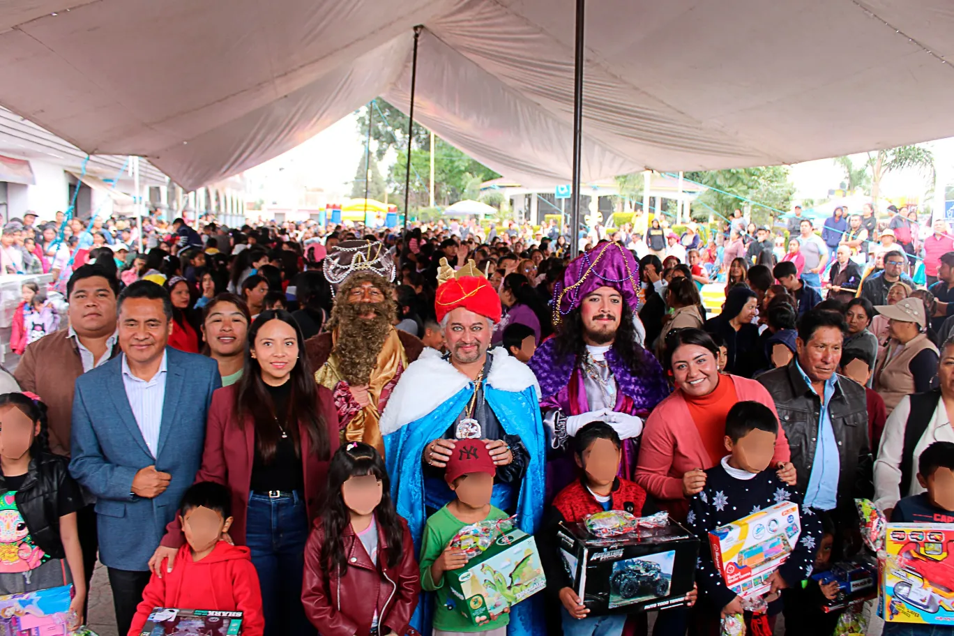 Celebraron Los Reyes Magos a las niñas y niños de Coronango
