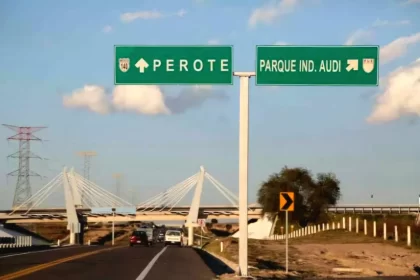 Accidente de pipa provoca cierre prolongado en la Amozoc-Perote