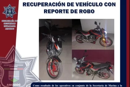 Detienen a dos por portación de arma y circular con moto robada en Amozoc
