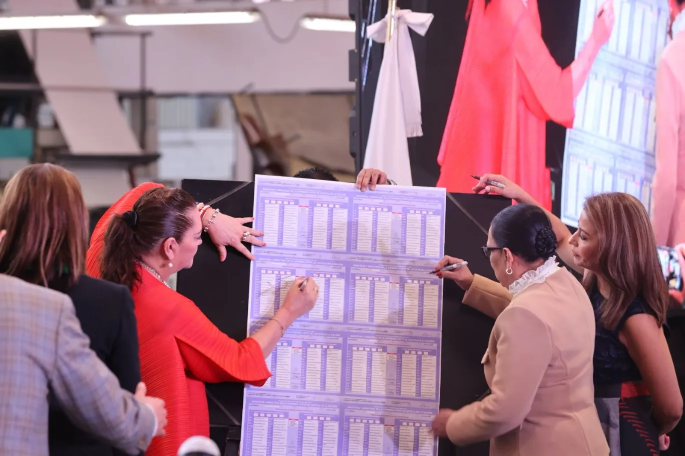 Arranca INE impresión de más de 600 millones de boletas para elección judicial