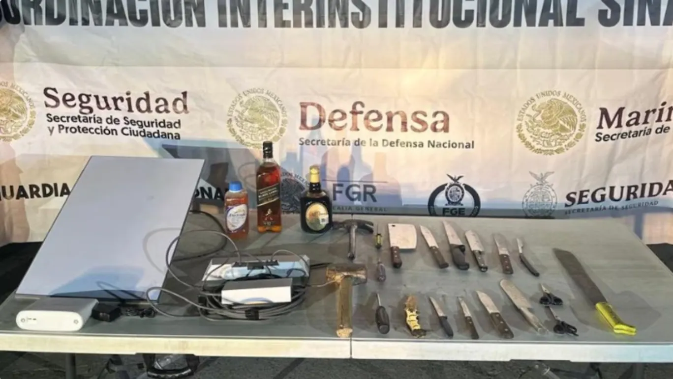 Aseguran una antena de Starlink, un módem y alcohol en el penal de Aguaruto, en Culiacán