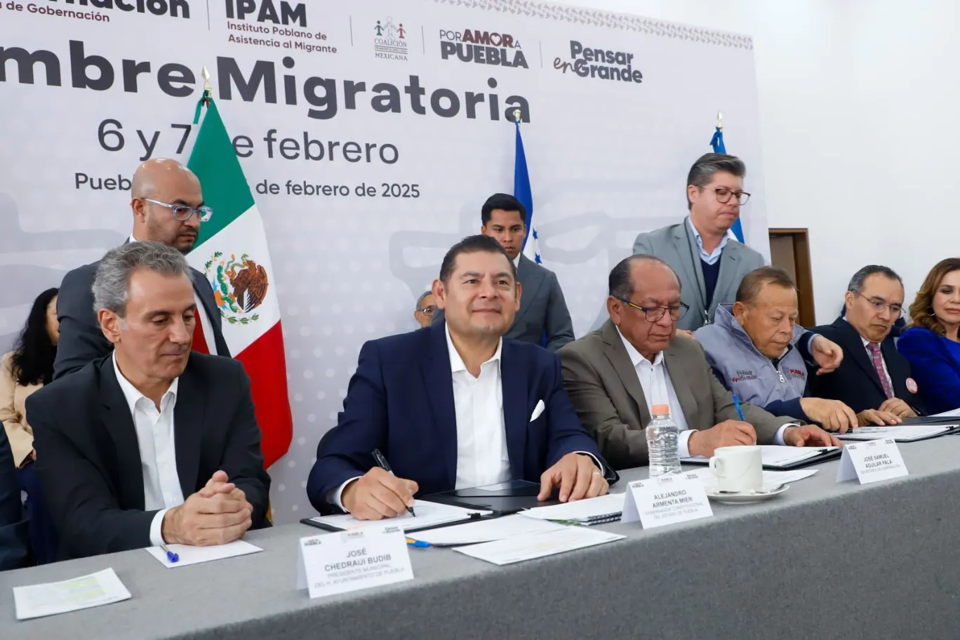 Donde haya un migrante ofendido, habrá una mano del Gobierno de México y Puebla: Armenta