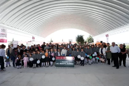 Entrega Pepe Chedraui infraestructura educativa en la Junta Auxiliar de San Francisco Totimehuacan