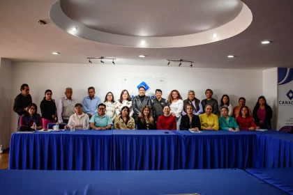Presenta gobierno de la ciudad servicios empresariales a CANACOPE
