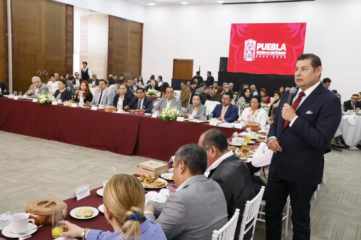 Rumbo a los 100 días de su mandato, Armenta evalúa avances de las dependencias de su gobierno