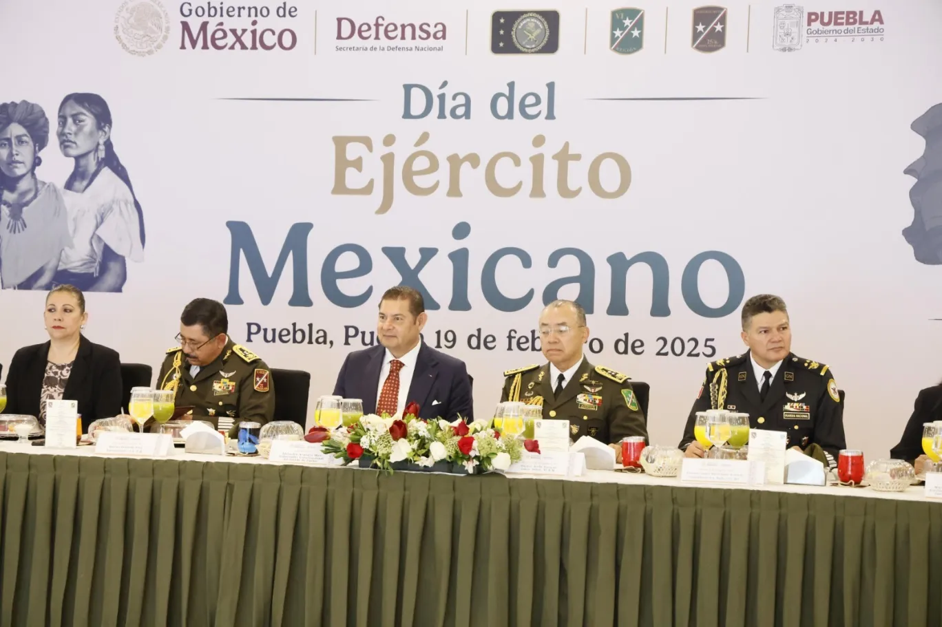 Asiste el gobernador a la celebración del Día del Ejército Mexicano