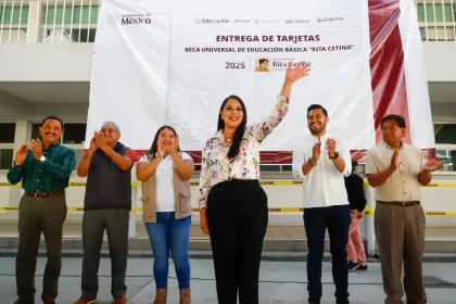 Tonantzin Fernández encabeza la entrega de tarjetas de la Beca Universal Rita Cetina en el CELMA