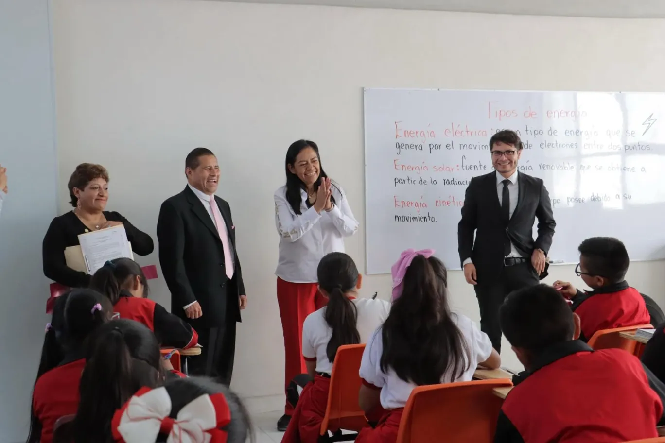 Ariadna Ayala impulsa educación de la niñez atlixquense; inaugura dos aulas equipadas