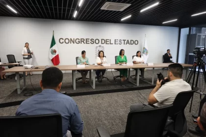 Avala Comisión del Congreso exhorto para que edificios públicos se iluminen de azul