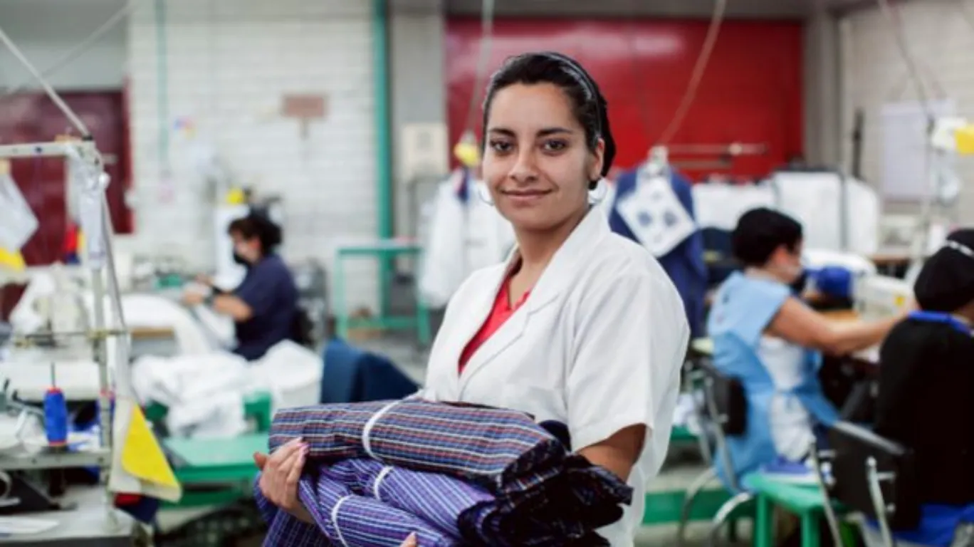 Avanza participación femenina en la economía nacional