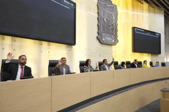Convoca Comisión Permanente a sesión extraordinaria de la LXII Legislatura