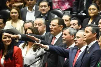 Edgar Amador Zamora rinde protesta como titular de Hacienda