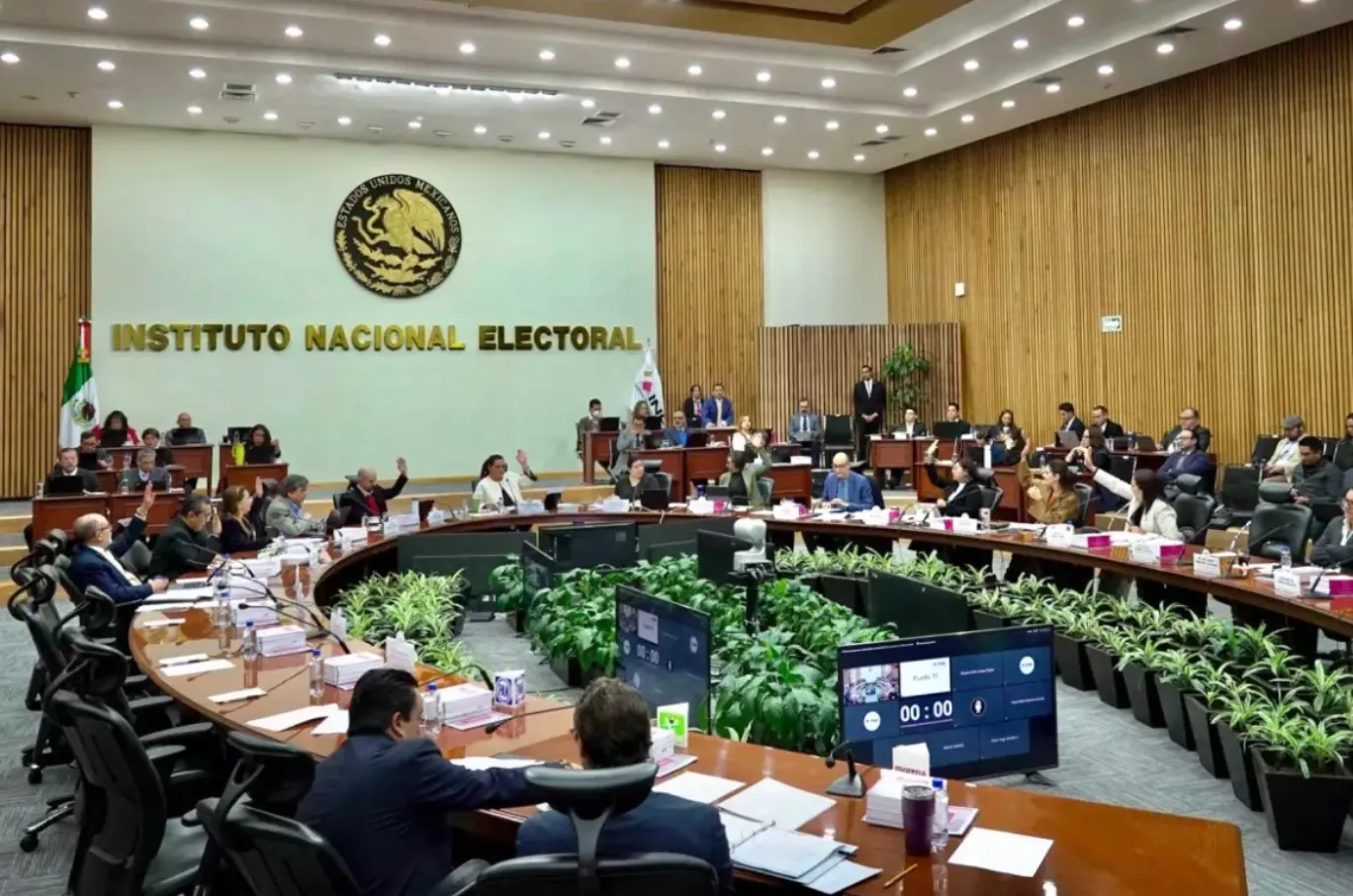 El INE aprueba nuevos topes para campañas judiciales con alerta por inequidad