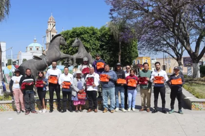 Entrega Severiano de la Rosa uniformes al personal de Parques y Jardines; y Residuos Sólidos en Amozoc