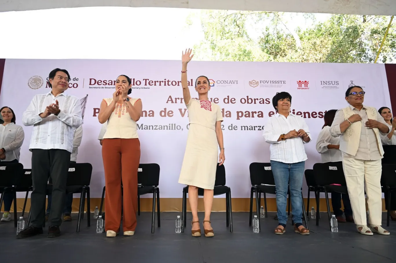 PRESIDENTA CLAUDIA SHEINBAUM DA BANDERAZO DE SALIDA A LA CONSTRUCCIÓN DE 13 MIL 250 VIVIENDAS EN COLIMA, COMO PARTE DEL PROGRAMA NACIONAL VIVIENDA PARA EL BIENESTAR