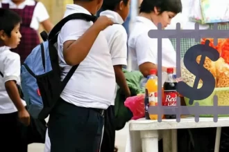 Prohíben venta de comida chatarra en escuelas de Puebla; multas alcanzarán hasta 110 mil pesos