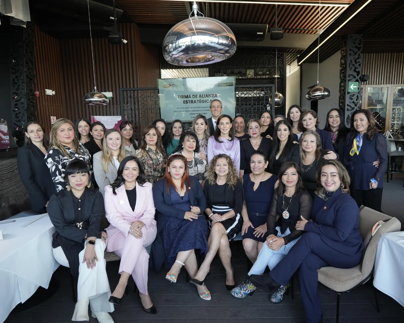 Refuerza Gobierno de la Ciudad el liderazgo femenino empresarial y encabeza firma alianza estratégica