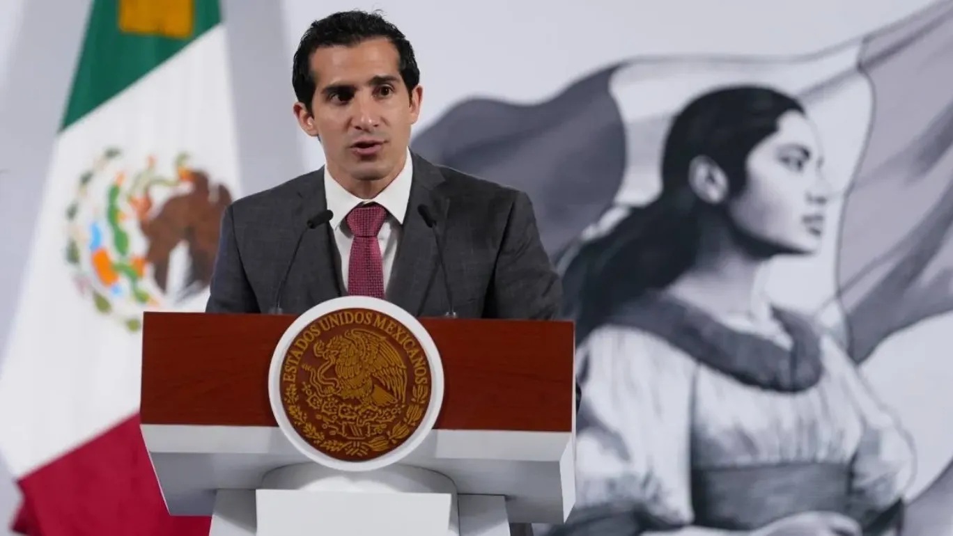 Rommel Pacheco presenta un Bachillerato especializado en deporte para Puebla