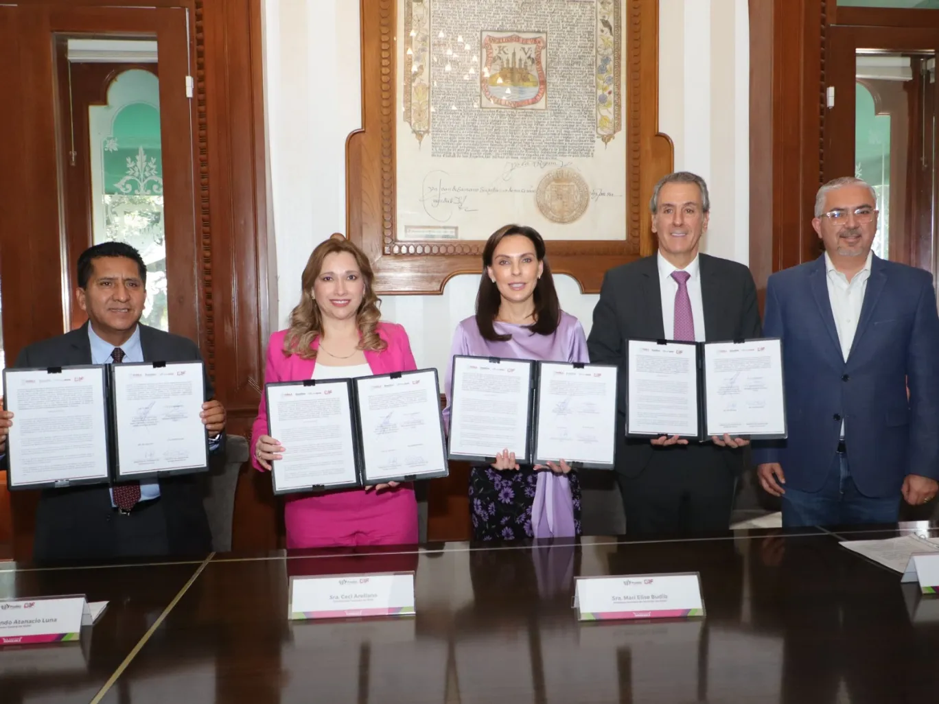 Unen esfuerzos DIF estatal y municipal para fortalecer el programa de desayunos escolares calientes