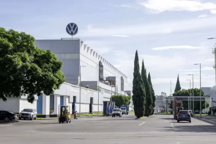 Volkswagen suspende la producción de Taos en Puebla por falta de componentes