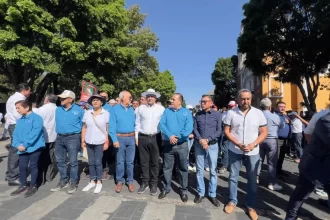 Asiste José Luis Figueroa a desfile conmemorativo del 1° de mayo, convocada por la CSR