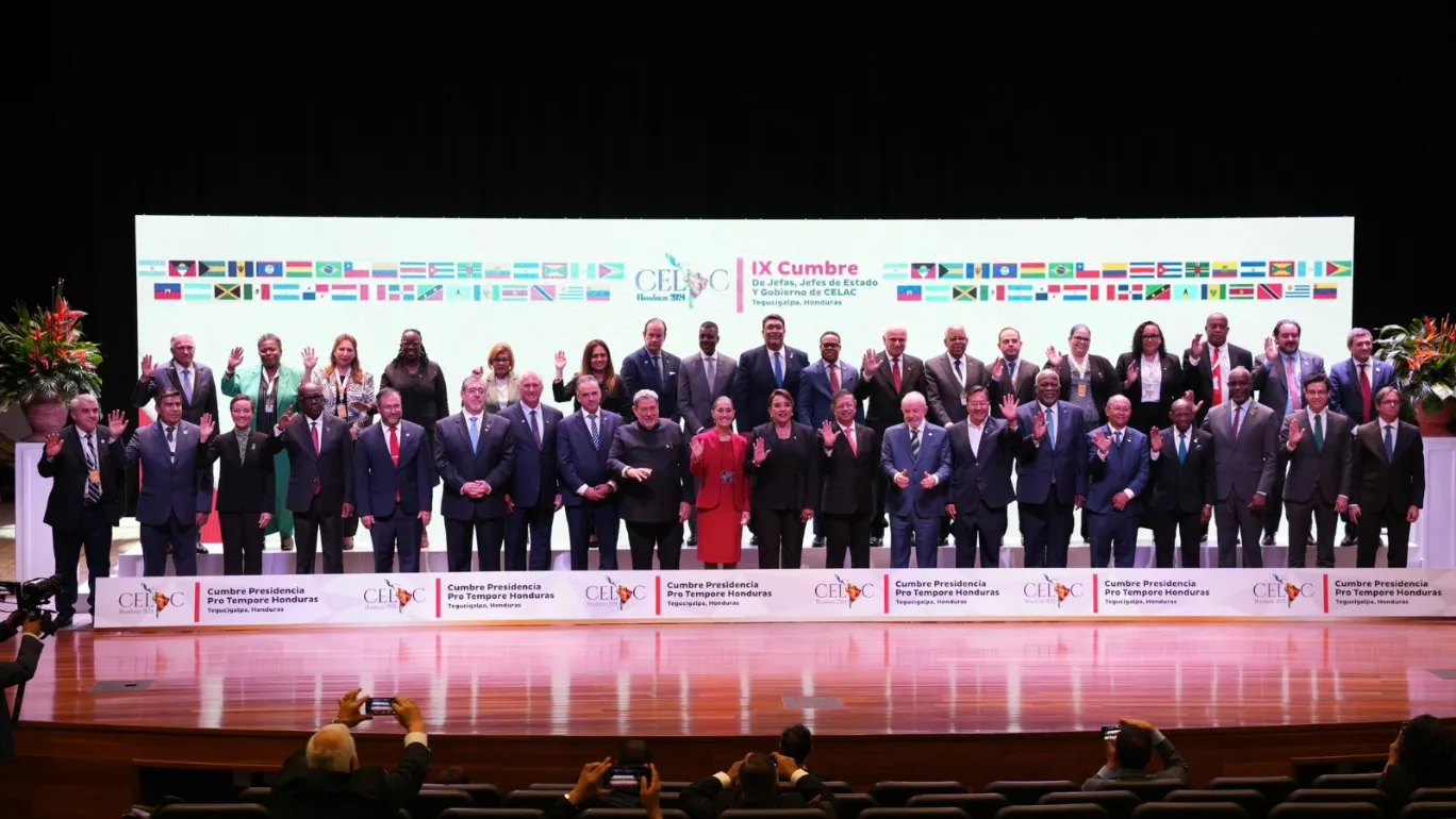 En medio de guerra arancelaria, Sheinbaum convoca en la Celac a cumbre de AL