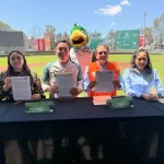 Firman OOSL y Pericos de Puebla convenio para el cuidado del medio ambiente y el fomento deportivo