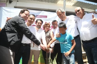 Garantiza Pepe Chedraui dotación de agua potable a la colonia 20 de Noviembre