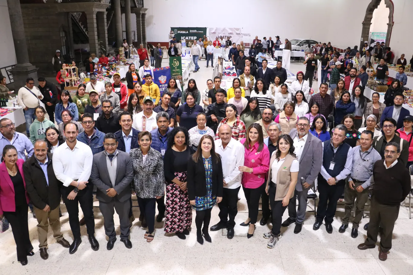 Gobierno estatal realiza sexta Feria de Empleo en Zacatlán