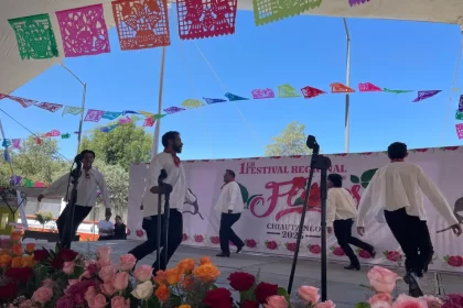 Grupo de danza regional Mexicatiahui de la UTH honra tradiciones