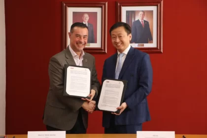 IBERO Puebla y Huawei México firman alianza por la educación