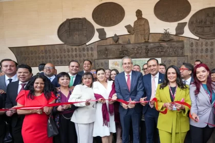 Inaugura Pepe Chedraui exposición de la Ciudad de Puebla en San Lázaro