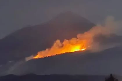Incendios forestales persisten en el Citlaltépetl; brigadas mantienen operativo de control
