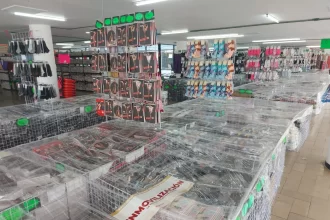 Inmovilizan gobierno estatal y Profeco productos textiles en tienda de importaciones