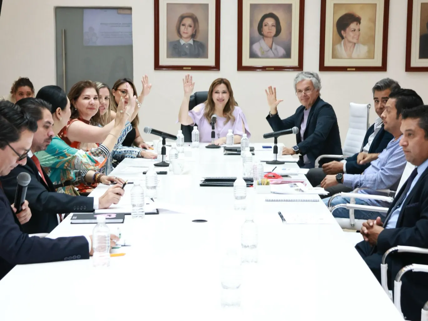 El SEDIF que preside Ceci Arellano, aprobó propuestas para recaudar fondos a favor de las Casas de Asistencia