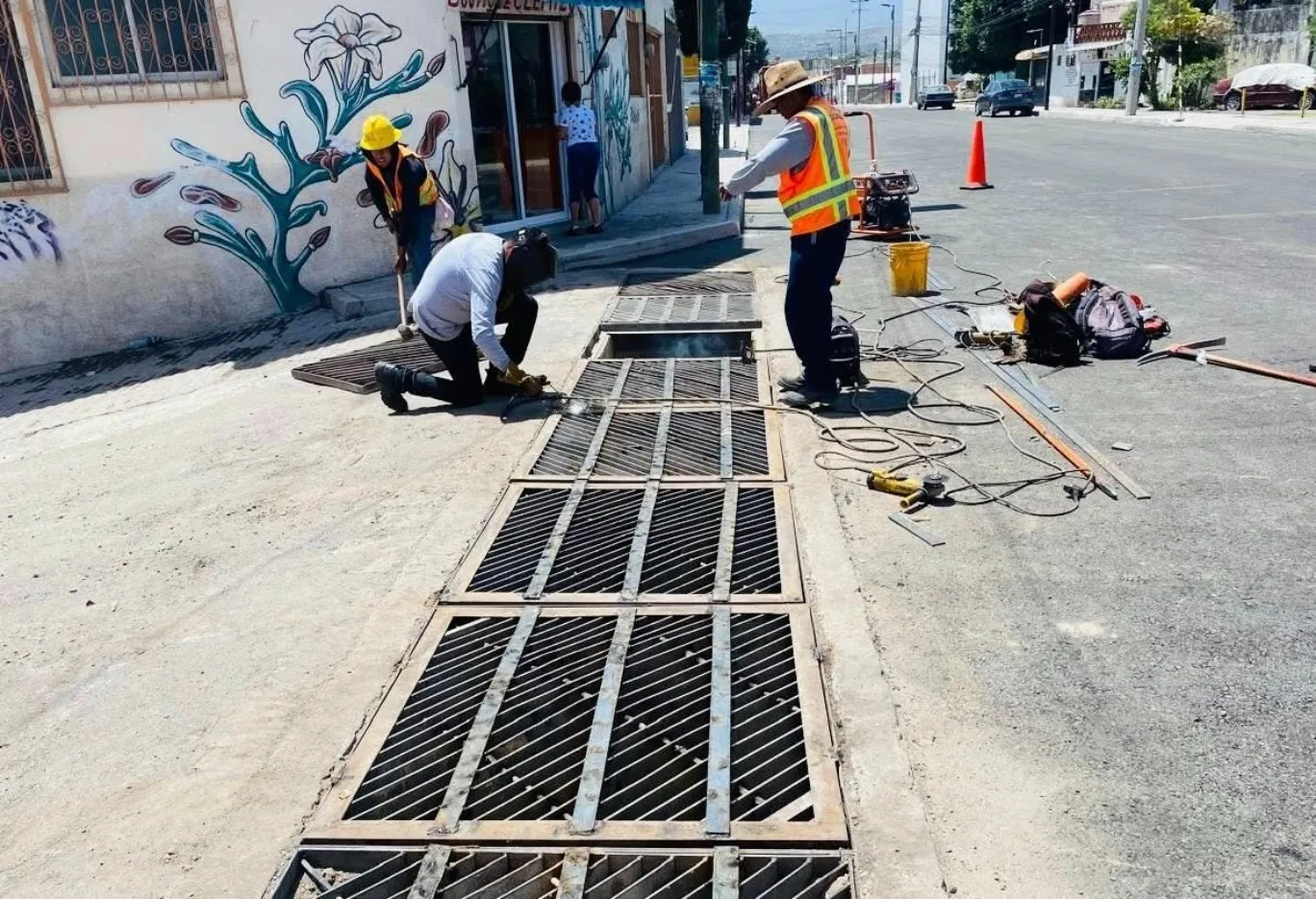 Soapama realiza reparaciones en drenaje y rejillas en Atlixco